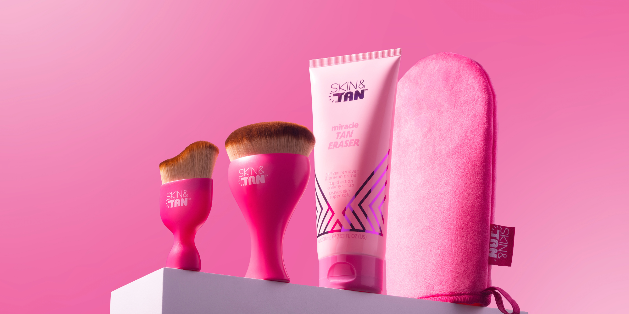 Skinny tan fake tan accessories and mitts