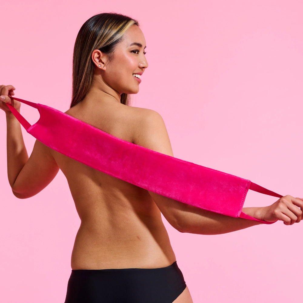 Model using Fake Tan Back Applicator
